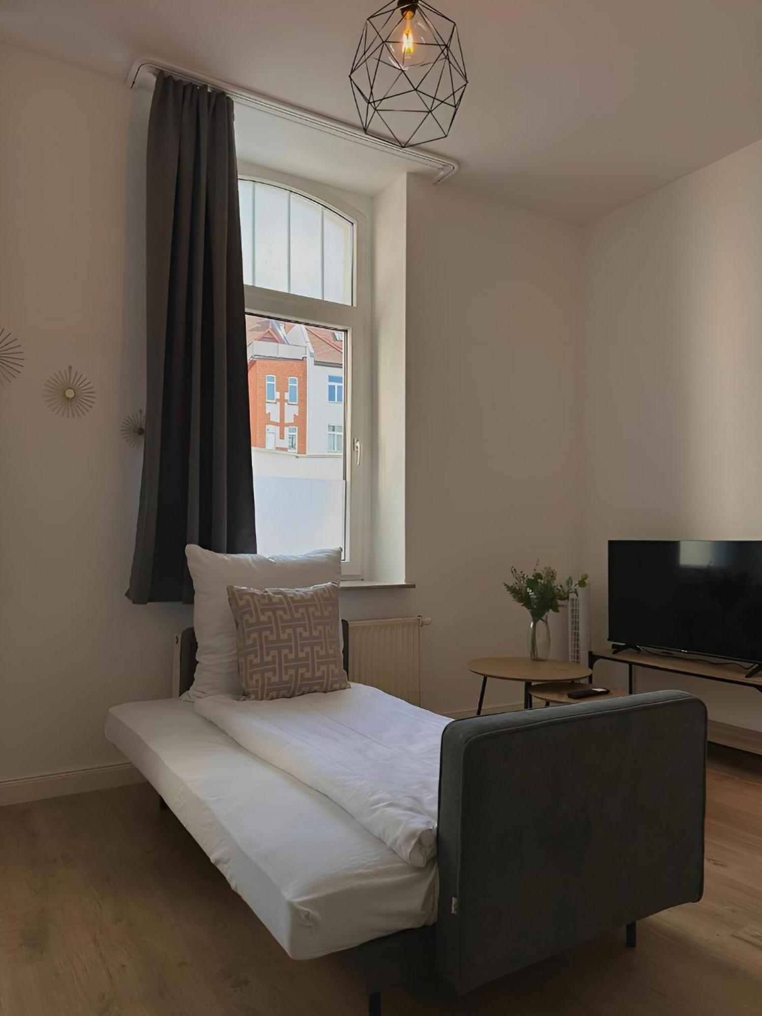Raha Apartments - Modernes Studio-Apartment - Hbf - Gratis Parkplatz Erfurt Exteriör bild