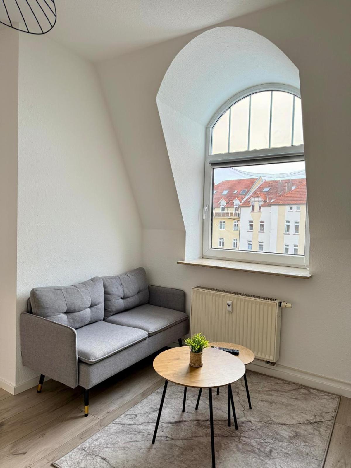 Raha Apartments - Modernes Studio-Apartment - Hbf - Gratis Parkplatz Erfurt Exteriör bild