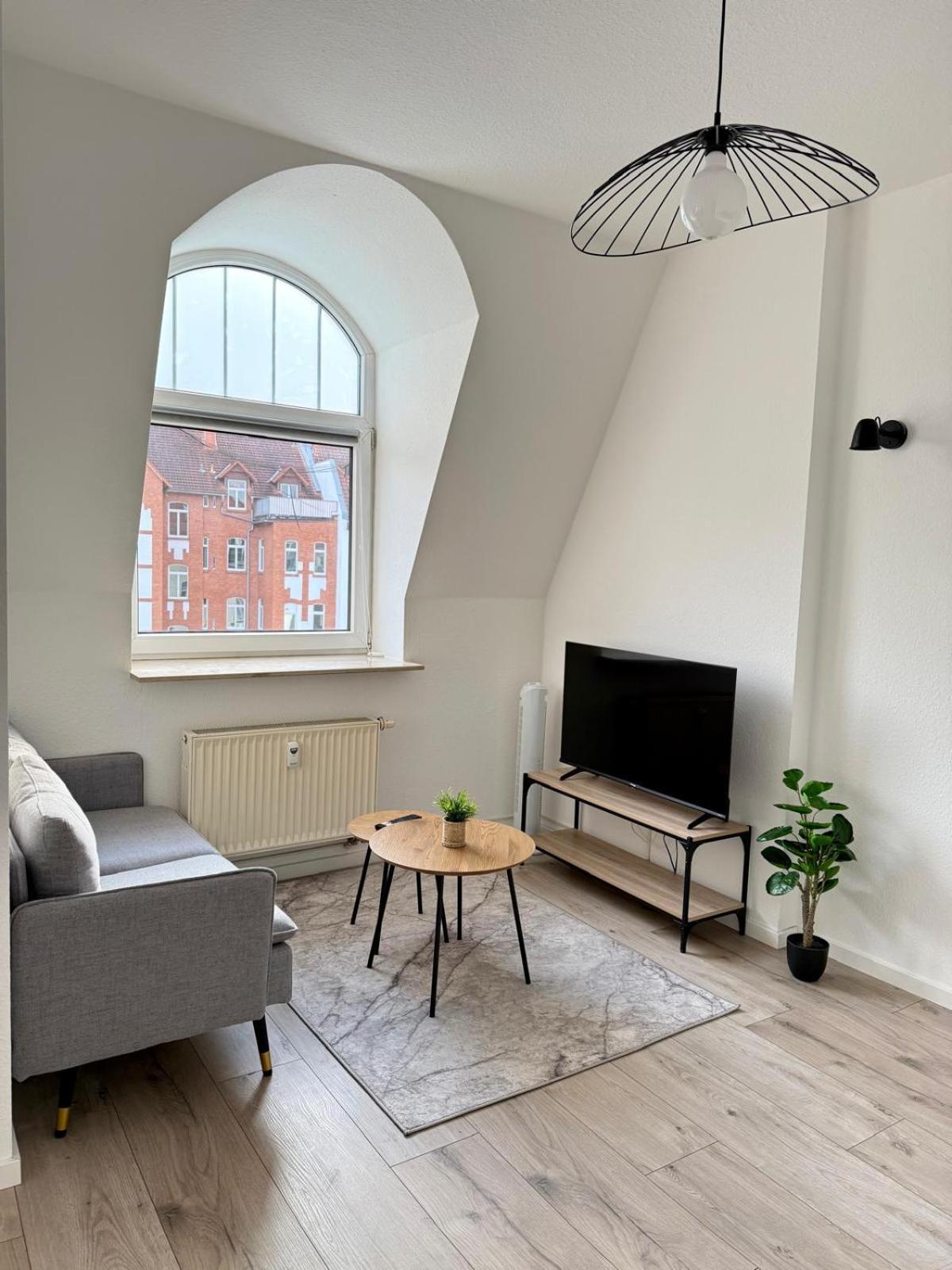Raha Apartments - Modernes Studio-Apartment - Hbf - Gratis Parkplatz Erfurt Exteriör bild