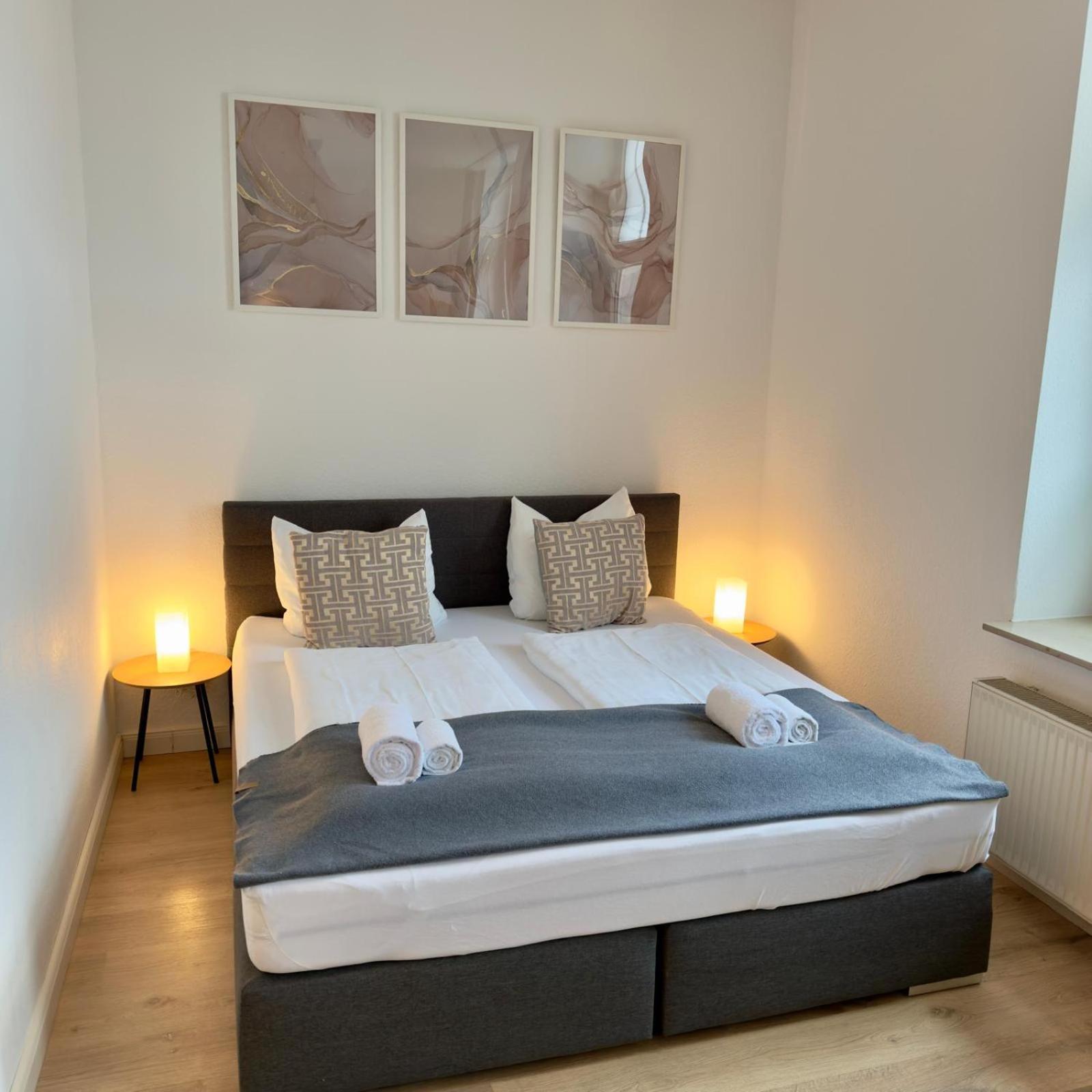 Raha Apartments - Modernes Studio-Apartment - Hbf - Gratis Parkplatz Erfurt Exteriör bild