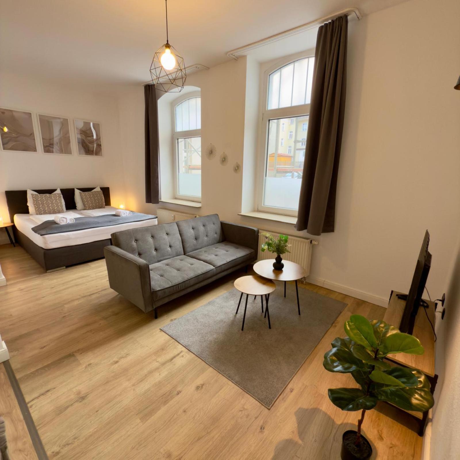 Raha Apartments - Modernes Studio-Apartment - Hbf - Gratis Parkplatz Erfurt Exteriör bild