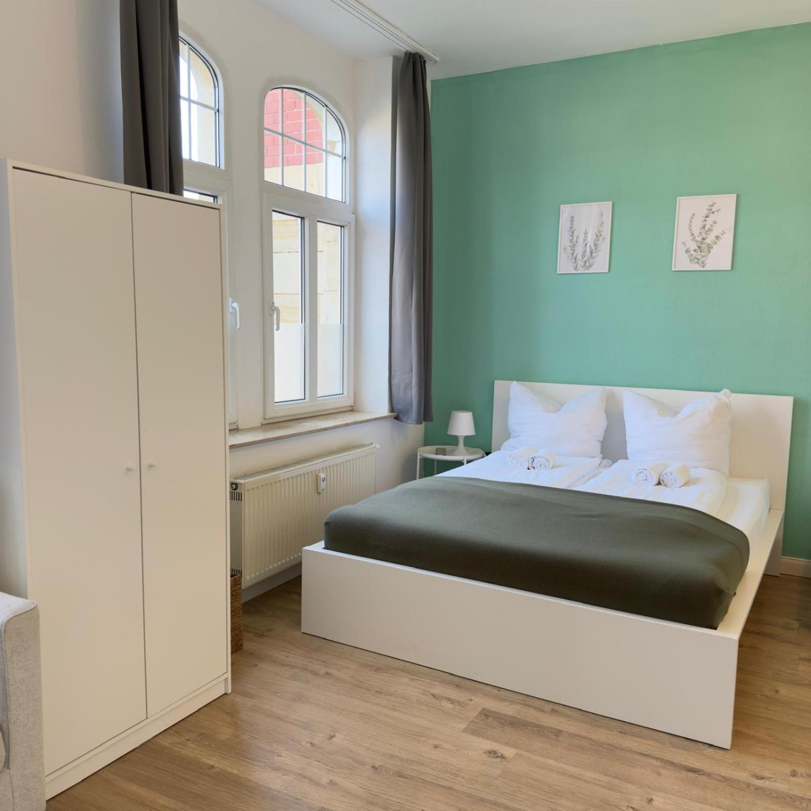 Raha Apartments - Modernes Studio-Apartment - Hbf - Gratis Parkplatz Erfurt Exteriör bild