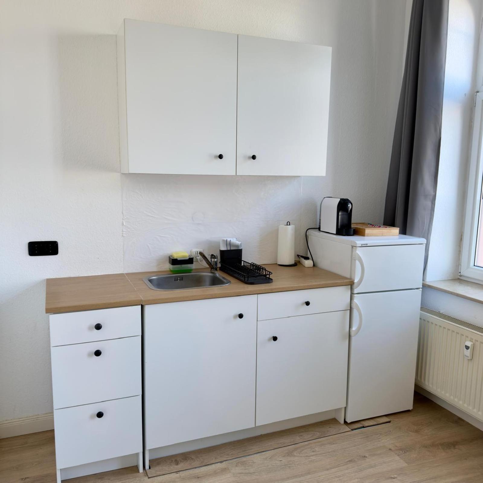 Raha Apartments - Modernes Studio-Apartment - Hbf - Gratis Parkplatz Erfurt Exteriör bild