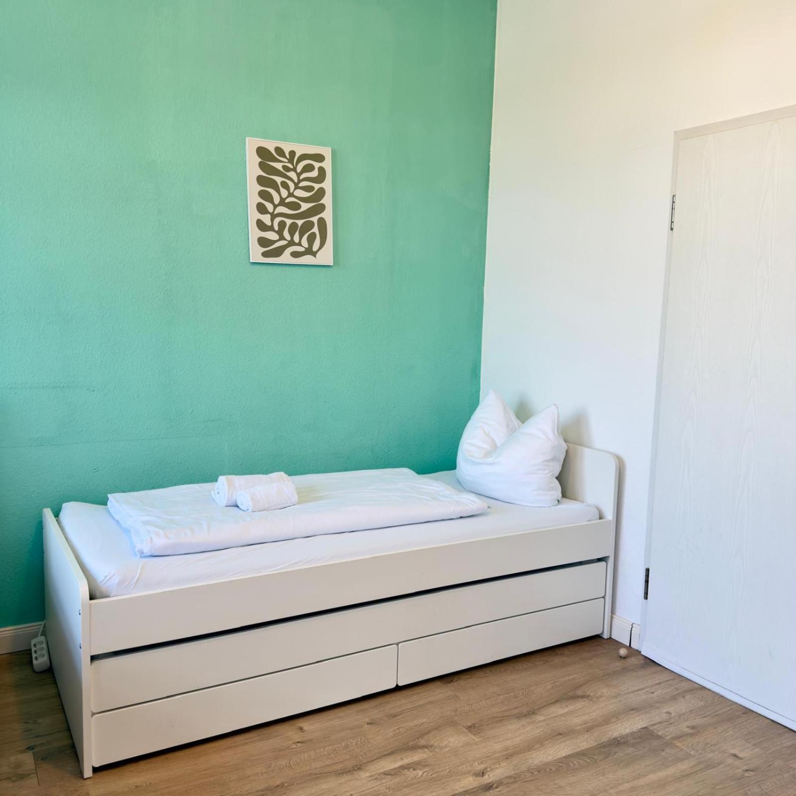 Raha Apartments - Modernes Studio-Apartment - Hbf - Gratis Parkplatz Erfurt Exteriör bild